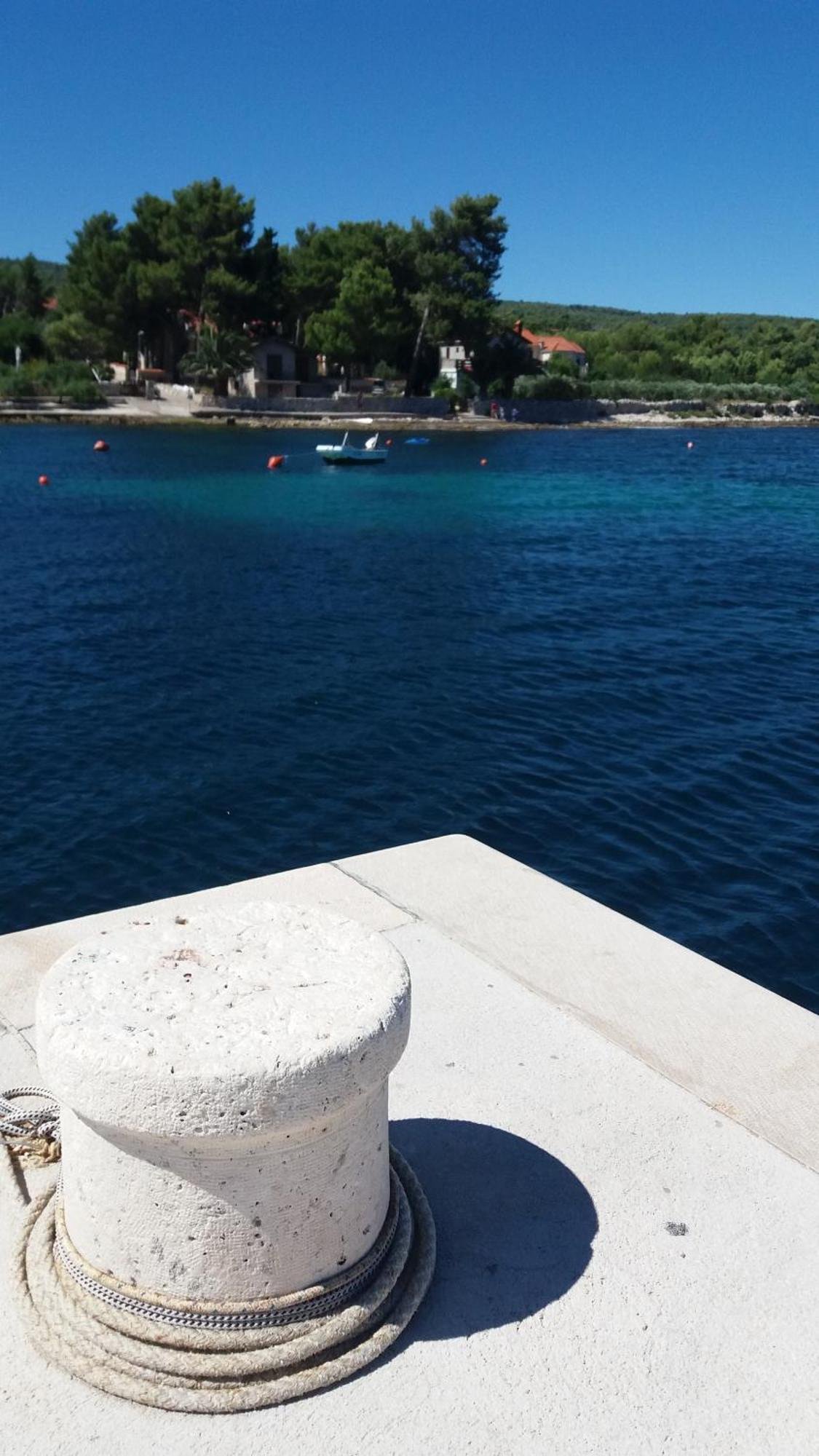 Apartments Zvonimir,Place By The Sea Mirca  ภายนอก รูปภาพ
